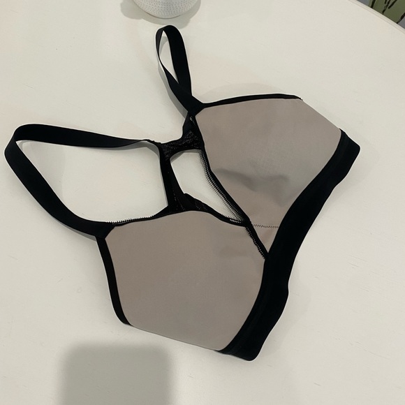 Lululemon awake to lace bra 32C - Picture 3 of 11